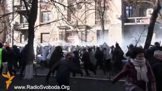 Киев. Бои на Шелковичной. Митингующие взяли верх 18.02.2014 / Драка Беркут Майдан Столкновения