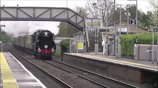 35028 'Clan Line' very fast through Overton on 1Z21 'Clan Line 50th. Anniversary' on 27/4/24.