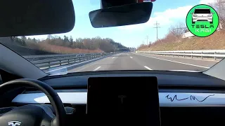 Touchscreen Neu Starten während der Fahrt mit Autopilot - Tesla Model 3 Standard Range Plus