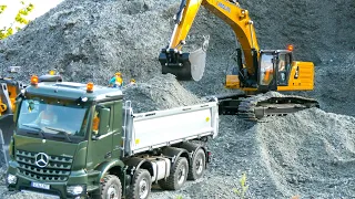 HYDRAULIC RC EXCAVATOR KABOLITE 336, RC TRUCK AROCS 8X8 WORK IN GRAVEL PIT!! RC MODEL QUARRY ACTION