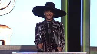 2016 CFDA Fashion Awards: Beyoncé Receives Fashion Icon Award