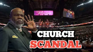 "TD Jakes Passes Out As Followers Challenge His Leadership During An  Explosive Church Argument"