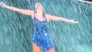 You WON'T BELIEVE How Taylor Swift Handled Foxborough Rain! 🌧️⚡
