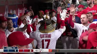 This is 40!! Shohei Ohtani blasts his 40th homer of the season!