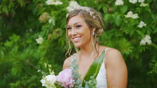 The Most Insanely Gorgeous Bridal Bouquet Ever : Bloomfield Barn Wedding Film : Chrisman, Illinois