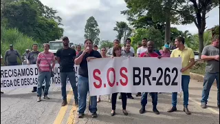 Manifestação fecha a BR-262 em Rio Casca por causa dos buracos