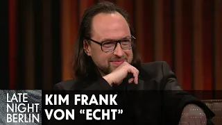 Kim Frank von "Echt" überrascht Klaas im Studio | Late Night Berlin