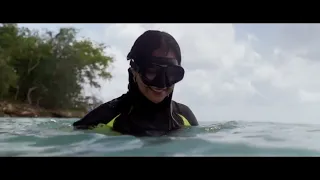 BAJO LAS OLAS (UNDER THE WAVES) | trailer | ttff/23