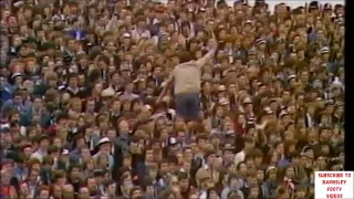 Newcastle Utd - Fans Cheerleader Barnsley Away 1981