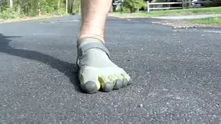 Forefoot Strike in Vibram Fivefingers - Super Slow Motion