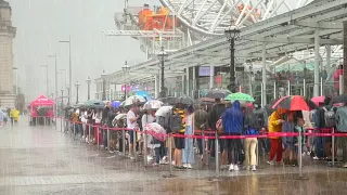 Heavy Rain London Walk, July 2021 ☔️ Waterloo to Covent Garden via London Eye [4K HDR]