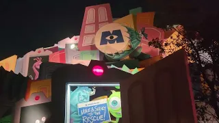 [4K] Monsters INC. Mike and Sulley to the Rescue Copyright-Free Exterior and out Queue walk DCA 2023