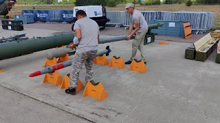 МАКС-2021. Раскладка ракет "Вихрь-1" в экспозиции "Вертолетов России".