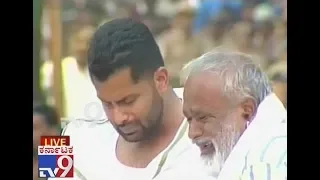 #Ambarish Funeral: Abhishek Cry Seeing His Father | Heart Touching Scene