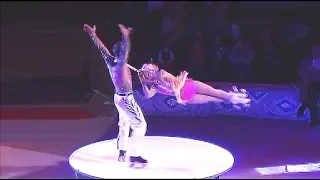 Circus. Roller Skating Acrobatics. Цирк. Акробаты на роликовых коньках