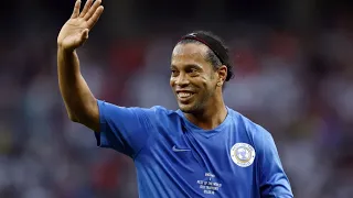 RONALDINHO GAÚCHO EVEN RETIRED STILL PLAYS A LOT SEE WHAT HE HAS DONE