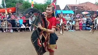 tari kreasi putri KUDA LUMPING LANGEN TURONGGO SURYO MOJOPAHIT live pangen juru tengah