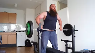 Olympic weightlifting 117,5 kilogram hang clean pulls