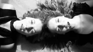 Blackbird - MonaLisa Twins (The Beatles Cover)
