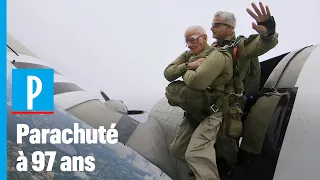 D-day : à 97 ans, ce vétéran américain saute de nouveau en parachute