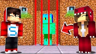 SPARTOR Y MORA METEN A LA CARCEL A LUCA LA PELICULA😱🐟 en MINECRAFT