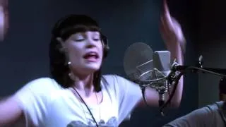 Jessie J singing Price Tag (Nova Acoustic)