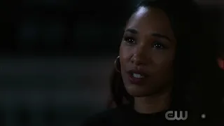 DC Elseworlds: Team Flash Get Together After Amazo Fight, Iris & Barry Talk