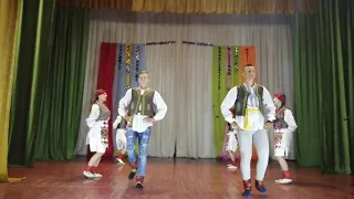 Молдавський танок у виконанні танцювального колективу "Сузір'я"