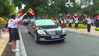 Museveni's convoy enters Vietnam Presidential Palace as he is officially welcomed in Hanoi