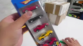 Розпаковка Hot Wheels багат посилок. Bugatti, Ferrari, Mercedes, BMW