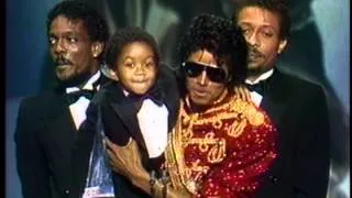 Michael Jackson Wins Favorite Soul Male Artist - AMA 1984