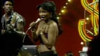 #nowwatching Chaka Khan LIVE - Tell Me Something Good