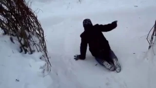 Уникальные ледяные горки во дворе дома