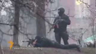 Ukraine: footage appears to show snipers shooting at protesters in Kiev