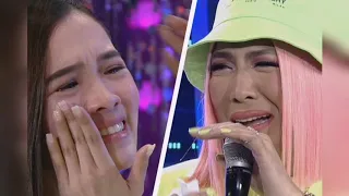 Ano ang Totoong dahilan sa pag iyak ni Ate girl jackie SA SHOWTIME?