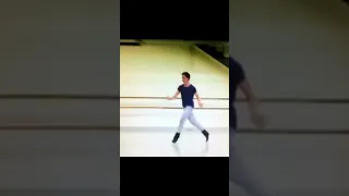 Ballet dancer vs. doorway. Sergei Polunin / Сергей Полунин