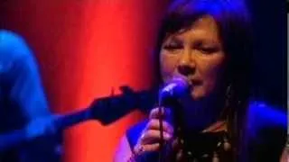 Mari Boine - Vuolgge mu mielde bassivarrai (Come with Me to the Holy Mountain) (Oslo 2004, 3)