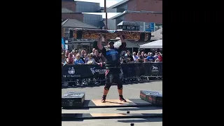 Log Press Strongman Champions League.