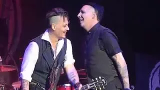 Hollywood Vampires featuring Marilyn Manson " I'm Eighteen" 7/14/2016 Rock Fest