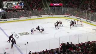 Evgeny Kuznetsov dangles stickless MacLean from Islanders in game 2 (22 apr 2024)