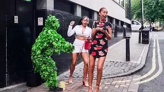 SHE AND HER FRIEND DIDN'T EXPECT THAT ATALL! BUSHMAN PRANK AWESOME REACTIONS