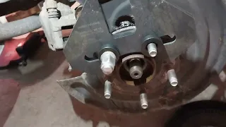 Wheel Hub Bearing Removal with Lisle 40100 Hub Removal Tool