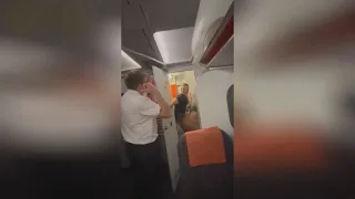 Пара занялась сексом на борту самолета из Англии на Ибицу