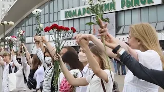 Belarusian Women Form 'Solidarity Chains' To Condemn Violence Against Protesters