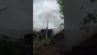 Ukraine war, Russian 152-mm MSTA-B firing on Ukrainian positions