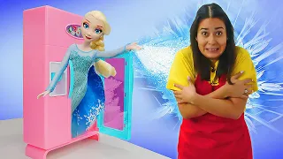 Lustige Schule auf Deutsch. Spielspaß mit Elsa. Torte aus Play Doh. Zeichentrick für Kinder.