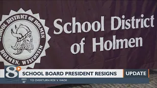Holmen's school board president resigns
