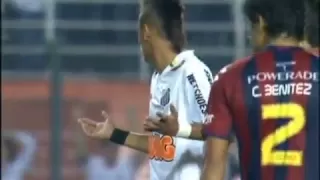 Neymar dando show contra o Cerro Portenho na Libertadores 2011