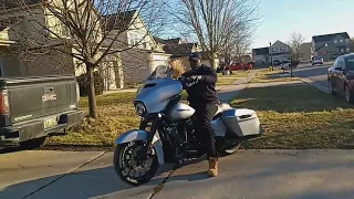 Harley Street Glide 114 with a nice exhaust sound