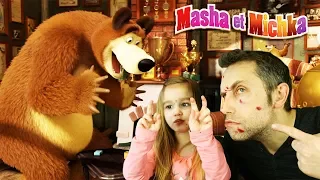 Masha et Michka : On découvre et on meuble la Maison de l'ours ! Hutte SMOBY SIMBA Unboxing